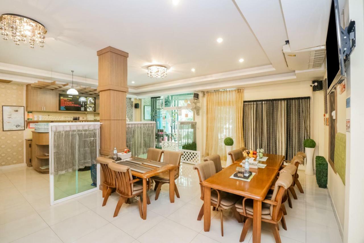 Oyo 146 Rivana Boutique By Sandara Pattaya Buitenkant foto